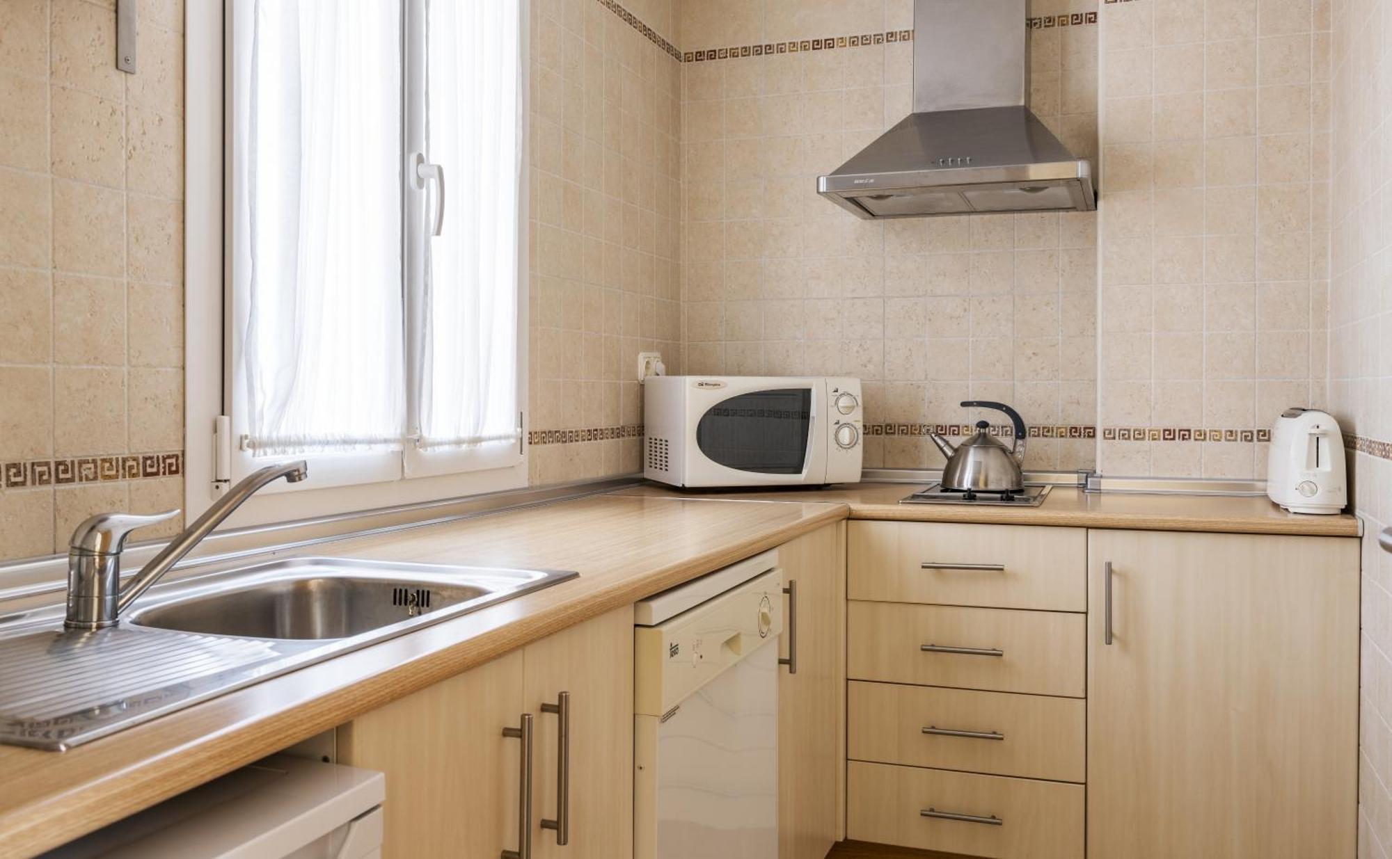 One-Bedroom Apartment,1498565470:JPEG